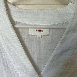 Xirena cotton gauze iconic v neck shirt.